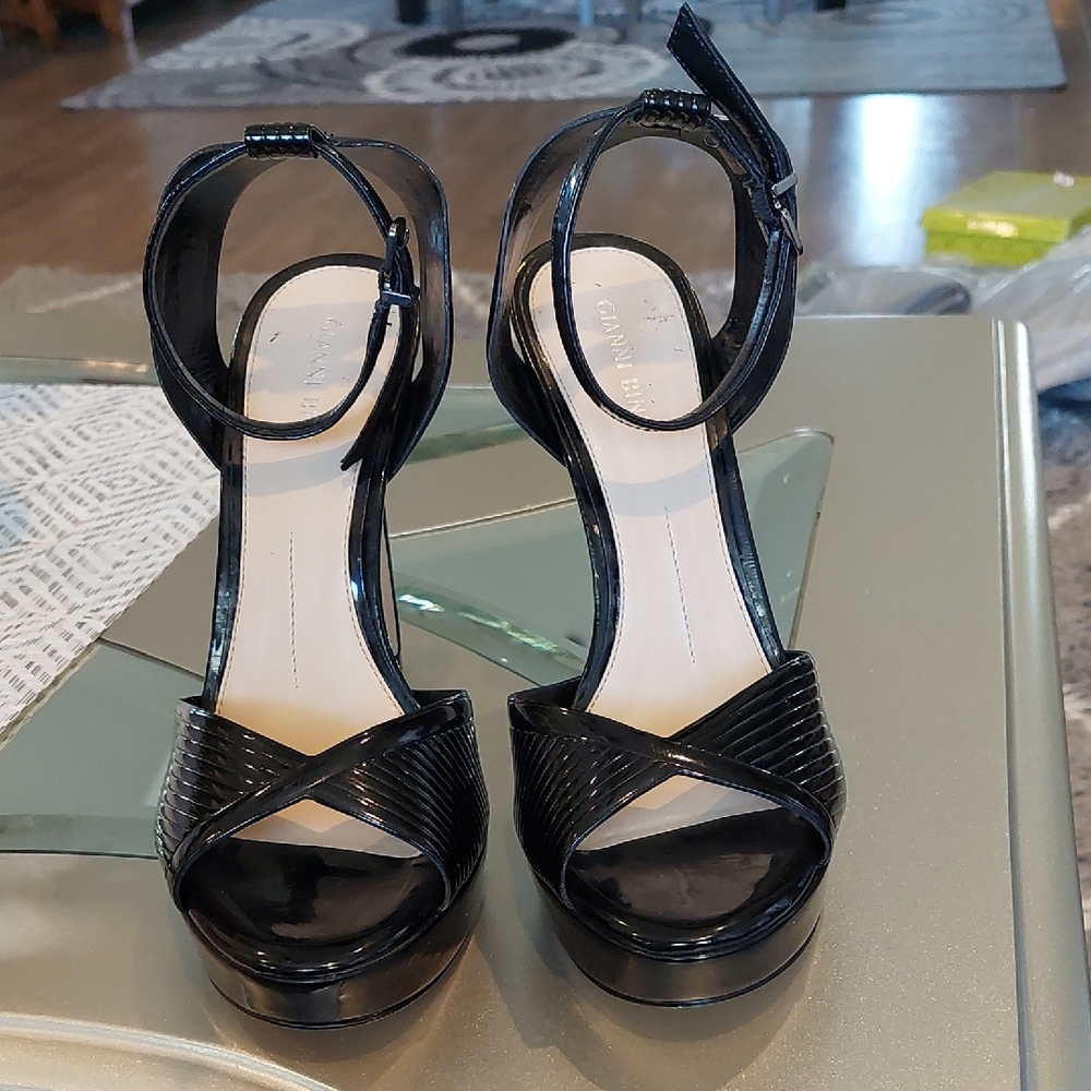 Gianni Bini Black Strappy Heels. Height: 5.3 ". Very Good Condition